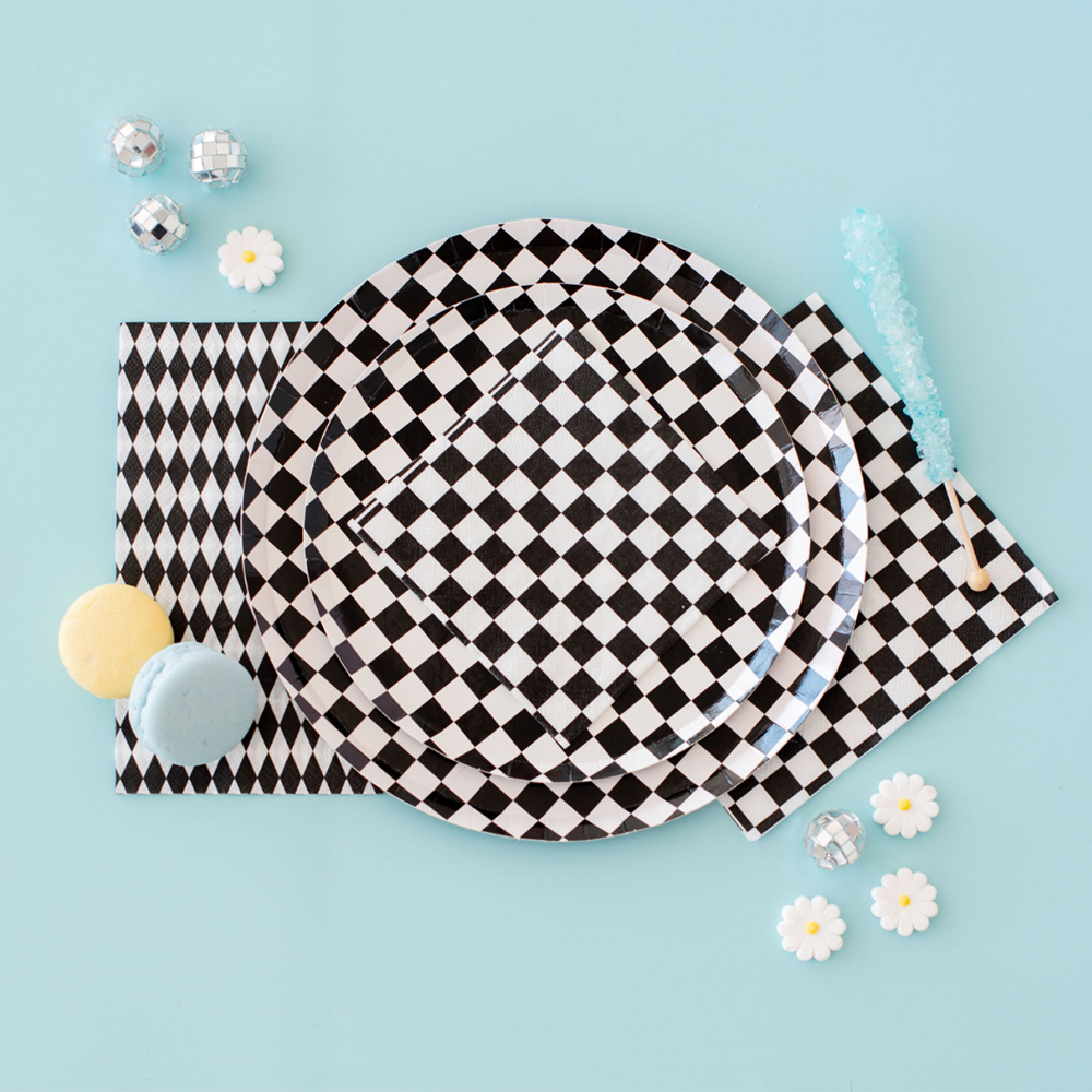 Black & White Checkered Dessert Plates 8ct