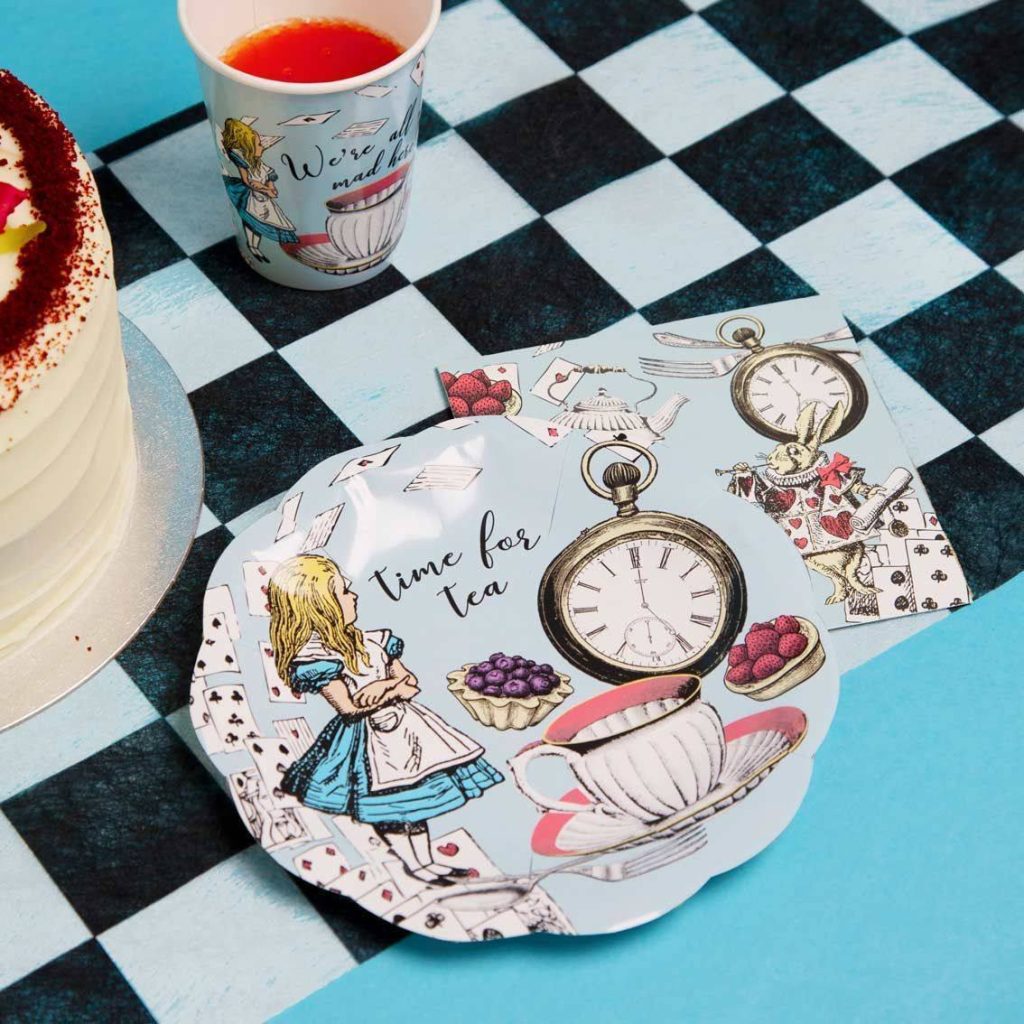 Alice In Wonderland Dessert Plates 12ct