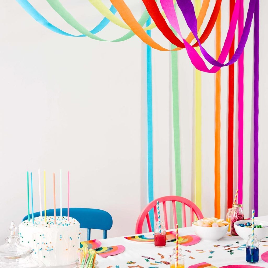 Bright Rainbow Party Streamers 7ct