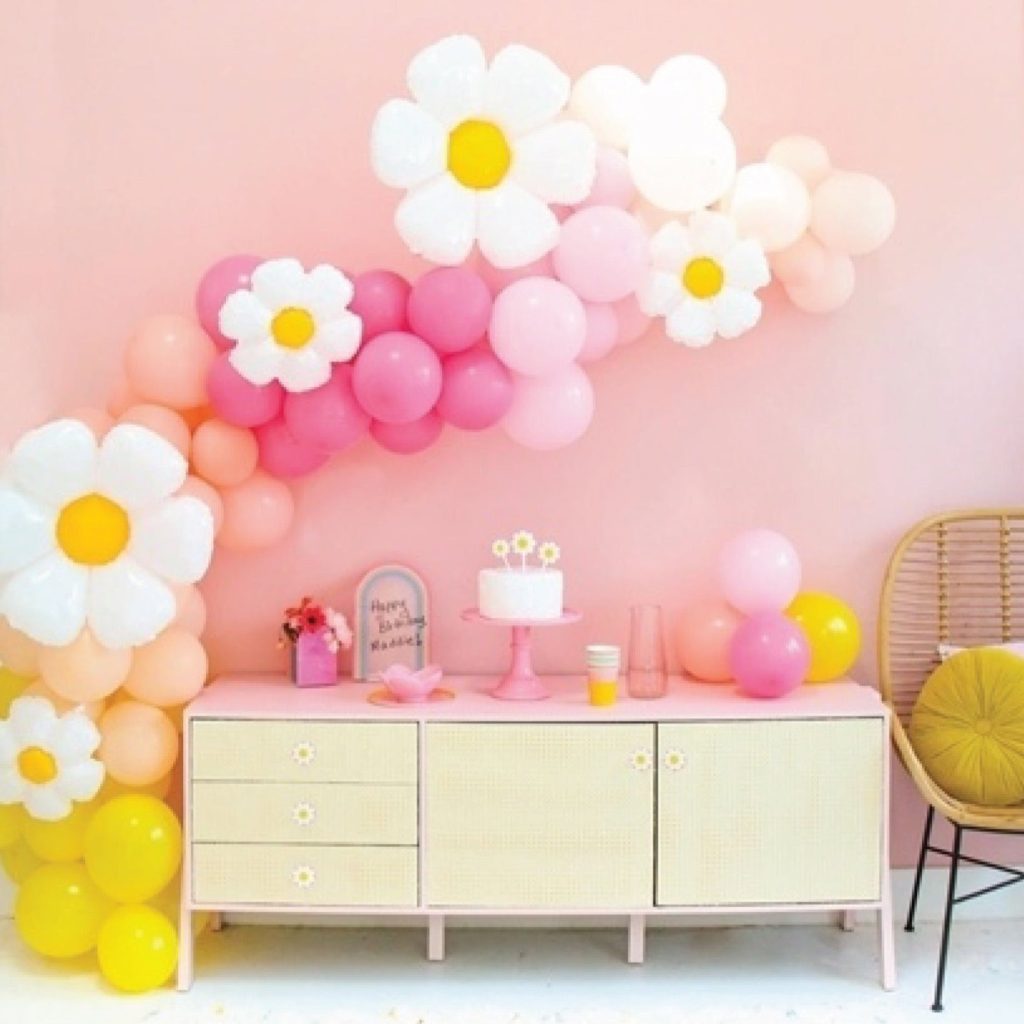 DIY Daisy Chic Balloon Garland Kit