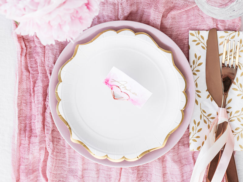 White Gold-Trimmed Scalloped Dessert Plates 6ct