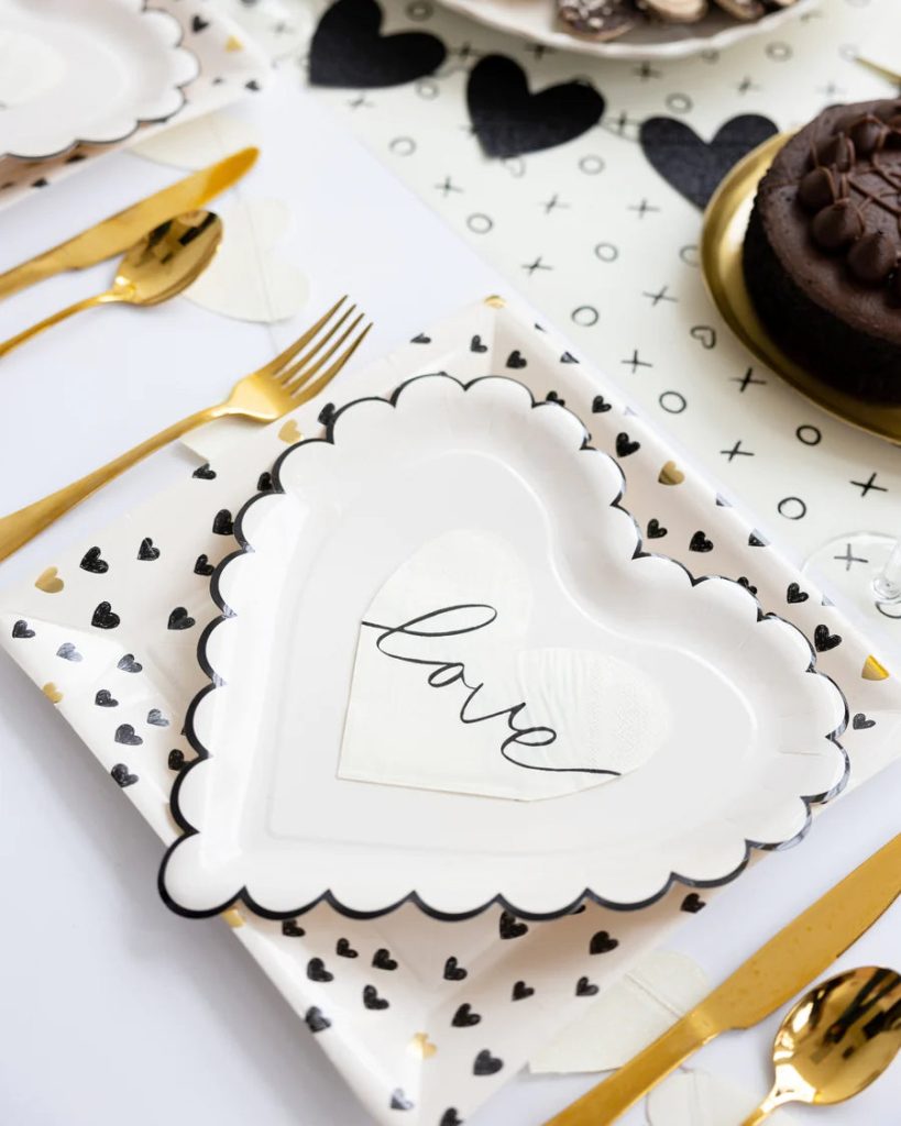 Black & Cream Love Heart Dessert Napkins 24ct