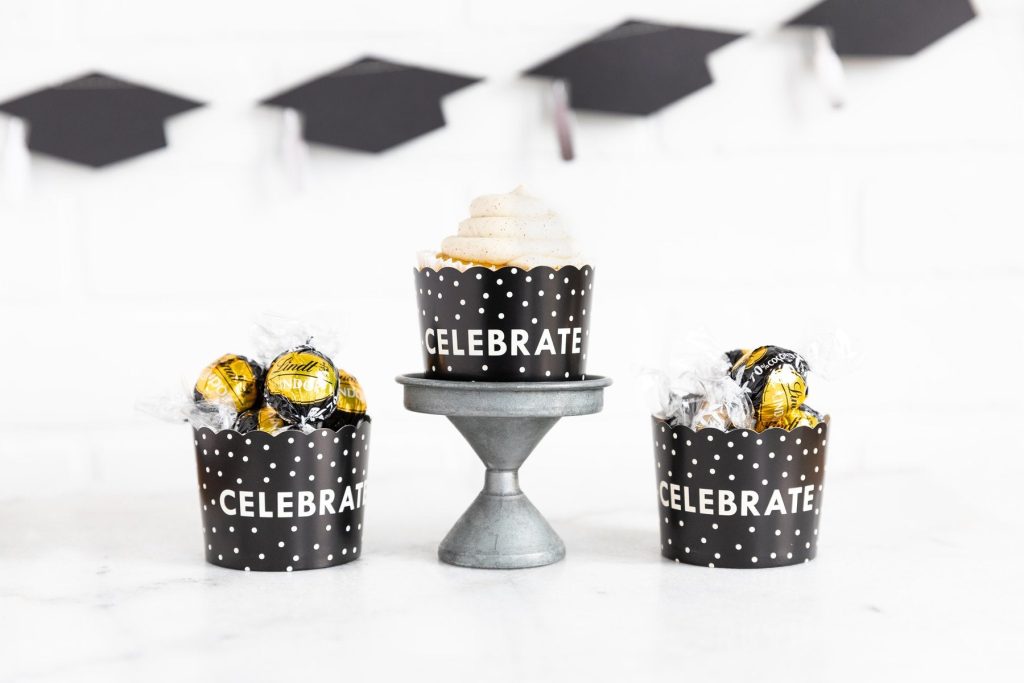 Black & White Celebrate Baking Cups