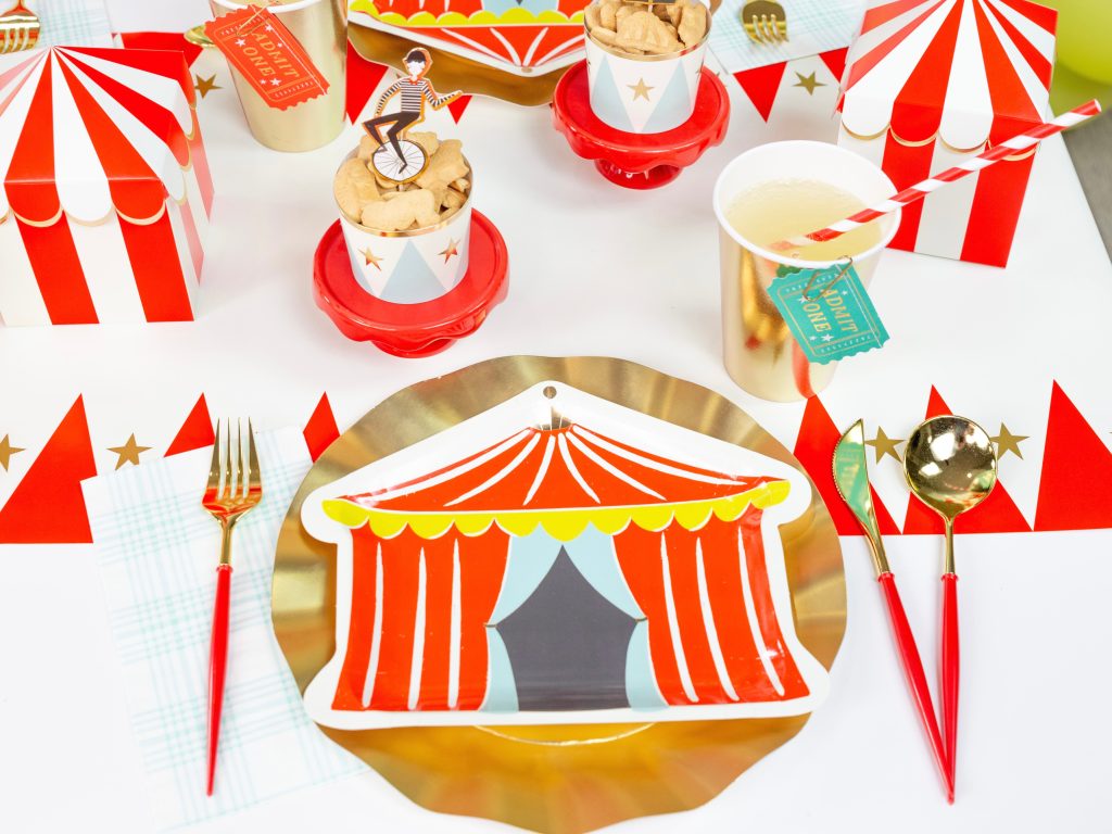 Carnival Tent Lunch Plates 8ct