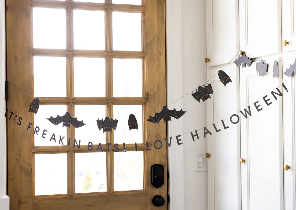 It’s Freakin’ Bats Halloween Banner Set