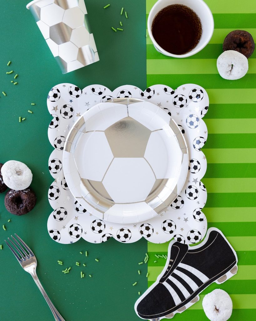 Scattered Soccer Balls Lunch Plates 8ct